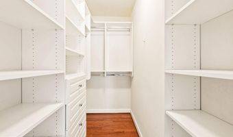 4089 S FOUR MILE RUN Dr 201, Arlington, VA 22204
