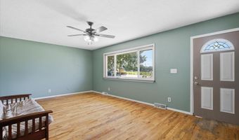 1225 E Church St, Aurora, MO 65605