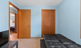 1742 E SYLVAN Ave, Appleton, WI 54915