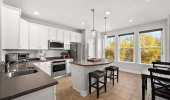 10900 HOLYSTONE Ln 503, Berlin, MD 21811