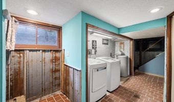 524 Madison St, Anoka, MN 55303