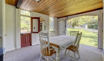 121 Sunset Ln, Berlin, CT 06037