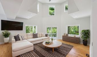 90 Red Hill Rd, Branford, CT 06405