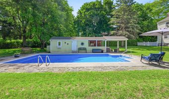 8 Winthrop Rd, Bethel, CT 06801