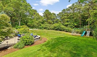 5 Bosuns Ln, Bourne, MA 02532