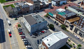 215 W 3rd St, Alton, IL 62002