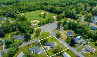 498 Juniper Ln, Cheshire, CT 06410