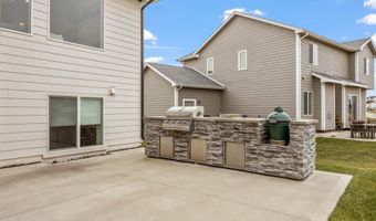 802 Timberview Dr, Adel, IA 50003