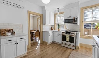 18 Barney St 1, Newport, RI 02840