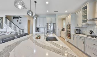 5379 EVERLONG Dr, Apollo Beach, FL 33572