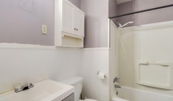 1054 Columbus St, Biloxi, MS 39530