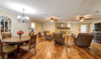 405 N Wickham St, Alvord, TX 76225