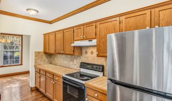6743 Meadowgreen Dr, Indianapolis, IN 46236