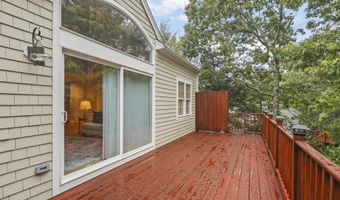 1 Hollyhock Knoll Ct 1, Bourne, MA 02532