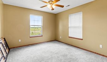 107 W Summit St, Aurora, MO 65605