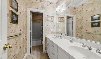 1532 Plantation Oak Dr, Baton Rouge, LA 70810