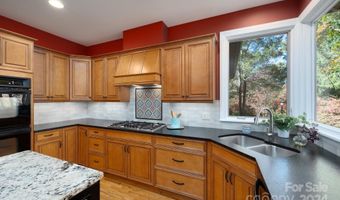 32 Scenic Valley Dr, Barnardsville, NC 28709