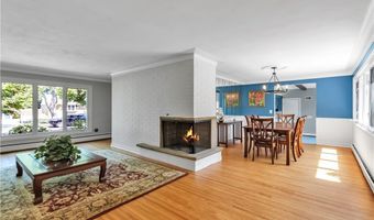 21 Tee Ct, Amherst, NY 14221