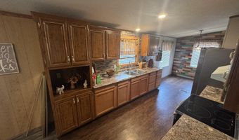 910 Texas Ave, Baxter Springs, KS 66713