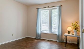 501 Clayworth Dr, Ballwin, MO 63011