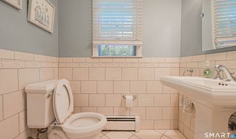 27 Powder Horn Hl, Brookfield, CT 06804