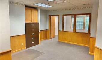 395 W Avon Rd, Avon, CT 06001