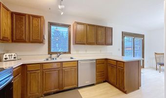 66 Sunset Ave, Buffalo, WY 82834