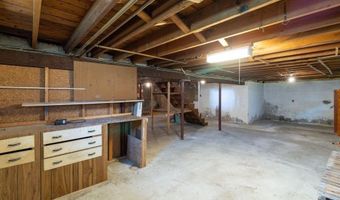 63 Ferncliff Ave, North Providence, RI 02911