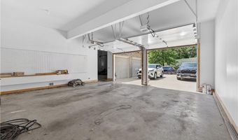 15526 Evans Rd, Basehor, KS 66007