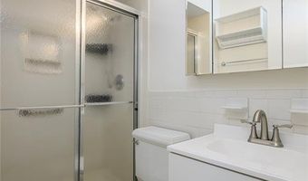 830 Westrun Dr, Ballwin, MO 63021