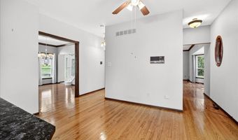 465 Redwood Forest Dr, Ballwin, MO 63021