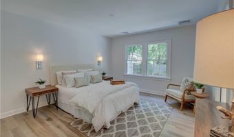 3 Tyler Point Rd, Barrington, RI 02806