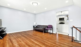 166 Pleasant Ave, Bergenfield, NJ 07621