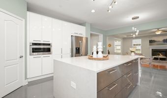 6005 ROOSEVELT St, Bethesda, MD 20817