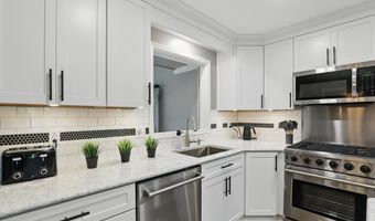 8635 Bishops Ln, Indianapolis, IN 46217