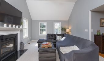 25 Calvin St, Ayer, MA 01432