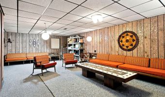 931 Perry Dr, Algonquin, IL 60102
