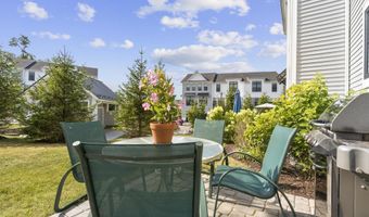 5 W Cross Trl 5, Danbury, CT 06810