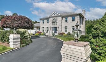 102 Cranberry Ter, Cranston, RI 02921