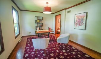 5306 Arapahoe Ln, Madison, WI 53704