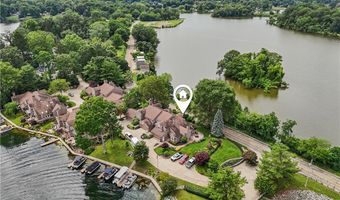 643 Isle View Dr, Akron, OH 44319