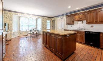 144 Barton North Dr, Ann Arbor, MI 48105