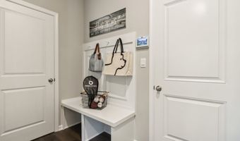 8083 Wesleyan Dr, Avon, IN 46123