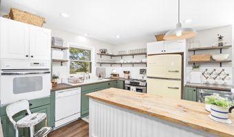 126 Narrow Shore Rd, Aydlett, NC 27916