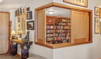 345 Thames St 407 N, Bristol, RI 02809