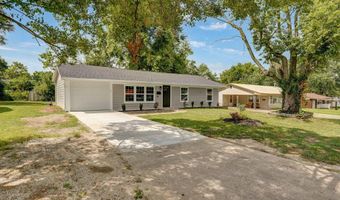 116 E Hadley St, Aurora, MO 65605