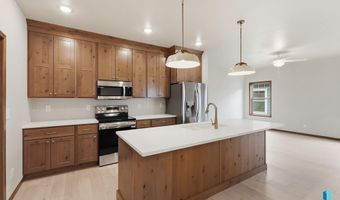 2413 E Brek St, Brandon, SD 57005