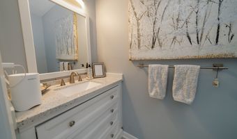 22 Harbour Vlg A, Branford, CT 06405