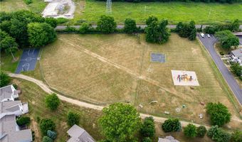 6809 Meadow Ln, Middleburg Heights, OH 44130
