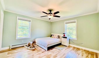40 Ellis Ct, Bangor, ME 04401